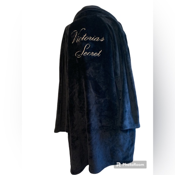 NWT VICTORIA'S SECRET Knee Length Plush Cozy Robe Black M/L - Picture 1 of 6